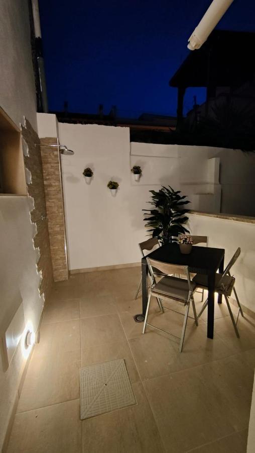 Dimora Flo Apartment Бриндизи Екстериор снимка